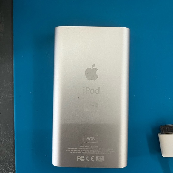 iPod Mini 2nd Gen 6GB - Picture 3 of 5